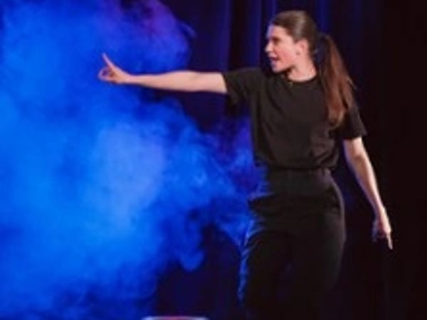 Alicia Ligi, Les Gens l'Adorent