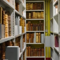 À la découverte des réserves de la bibliothèque