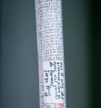 La parole des bâtons, exposition permanente de Serge Pey