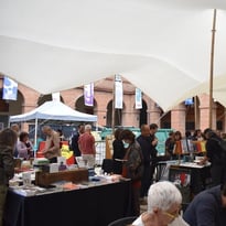 Bazar littéraire chez René
