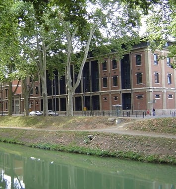 Université Toulouse Capitole : visite historique du campus de la Manufacture des Tabacs