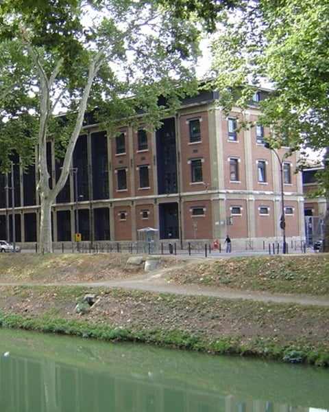 Université Toulouse Capitole : visite historique du campus de la Manufacture des Tabacs