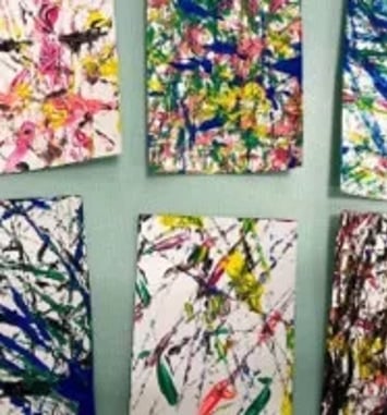 Exposition des enfants de l'atelier d'arts plastiques