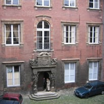 Visite libre de l'hôtel de Pierre, cour d'honneur