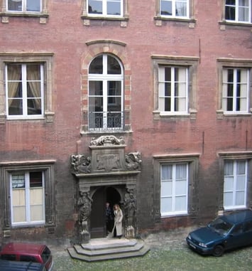Visite libre de l'hôtel de Pierre, cour d'honneur