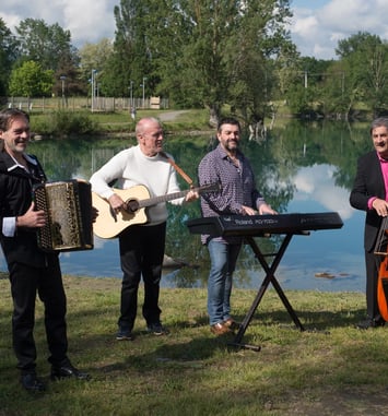 Passo Cansoun — Traversée des Pyrénées en chansons