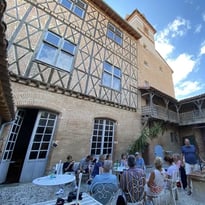 Visite de la maison médiévale et théâtre