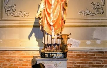 Découvrez une église de style néo-classique et son remarquable décor peint
