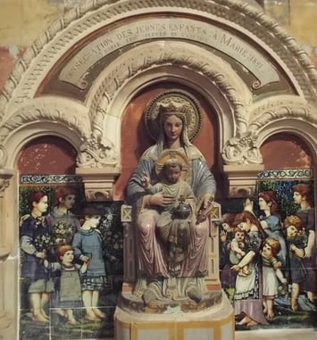 Visitez cette charmante église décorée