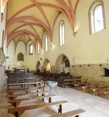 À la découverte d'une étonnante église fortifiée