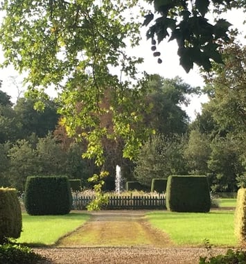 Visite accompagnée d'un grand jardin historique en bord de rivière