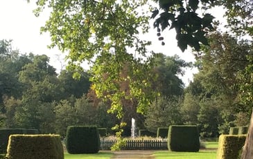 Visite accompagnée d'un grand jardin historique en bord de rivière