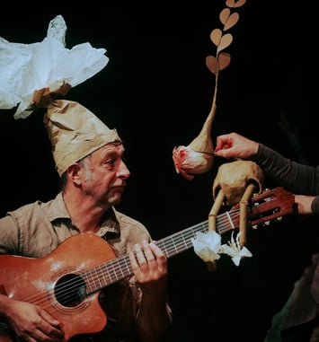 Carton un spectacle cabane pour les petits