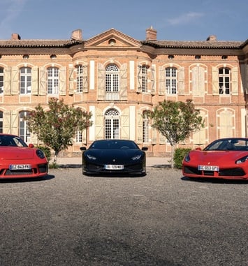 Exposition de voitures de prestige au château