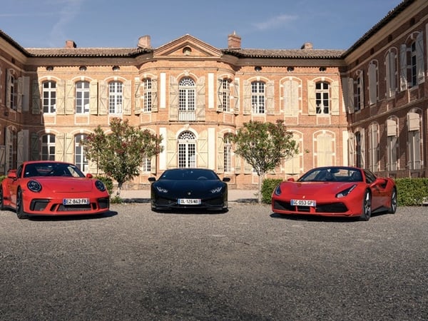 Exposition de voitures de prestige au château