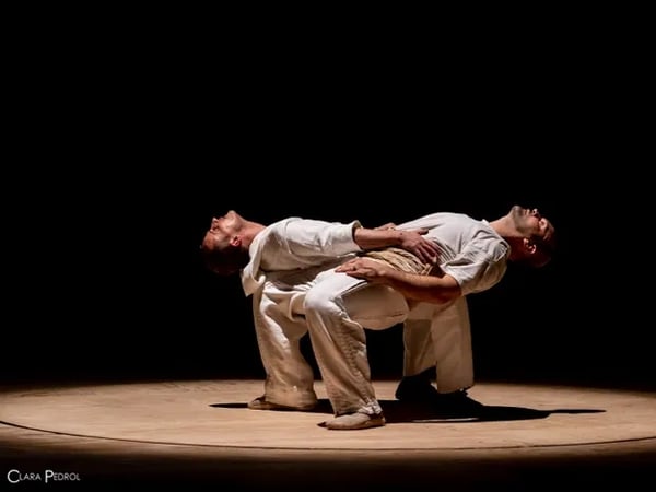 Secrets • Compagnie de Cirque "eia"