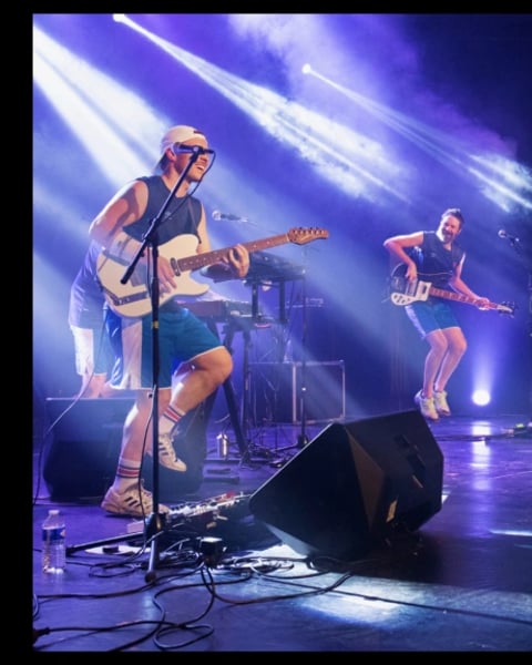 Baraqué, Concert et sport