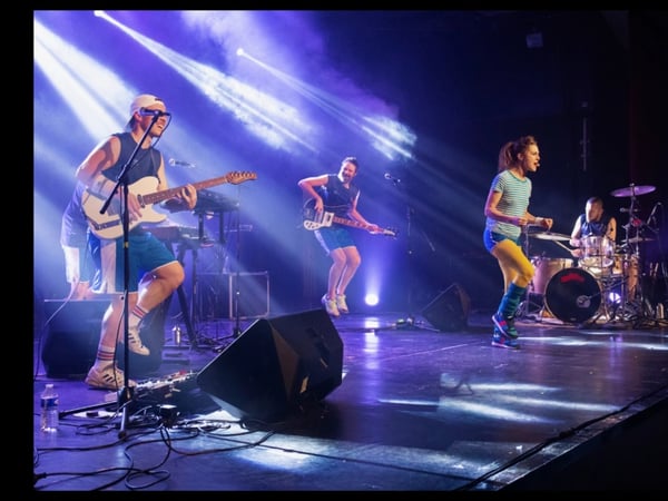 Baraqué, Concert et sport